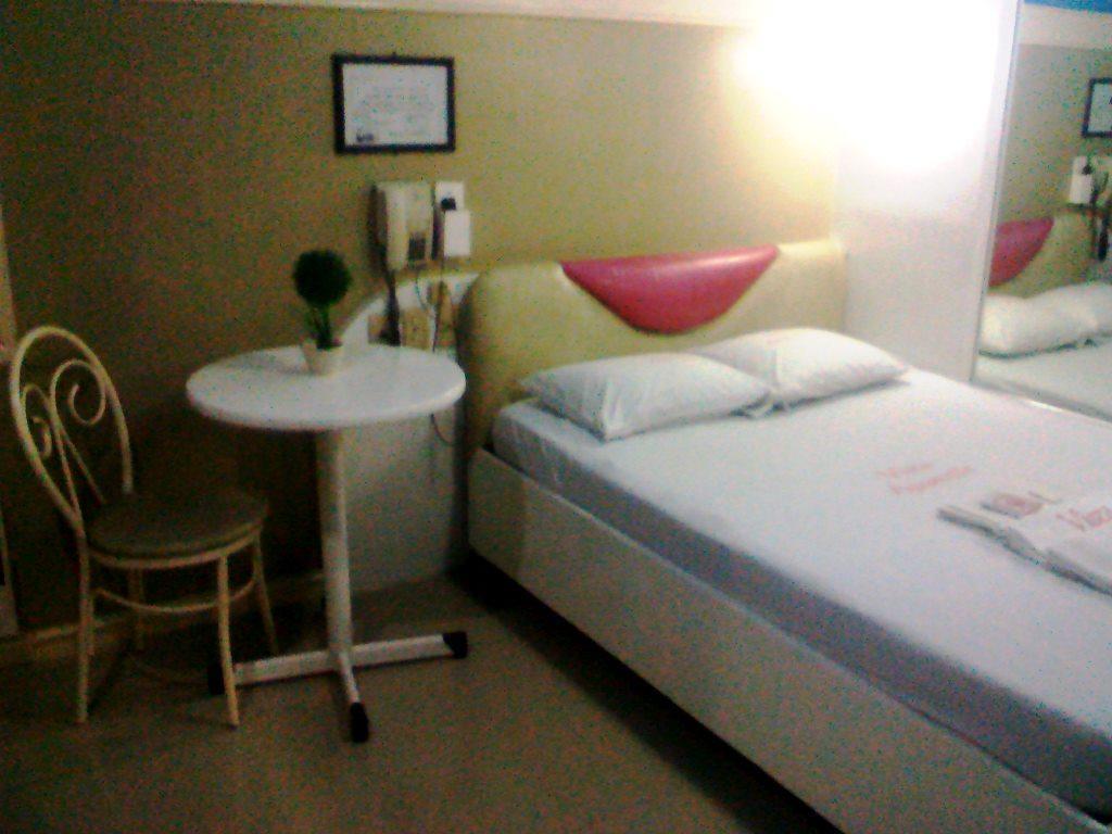 Vista Apartelle San Pedro Makati Exterior foto